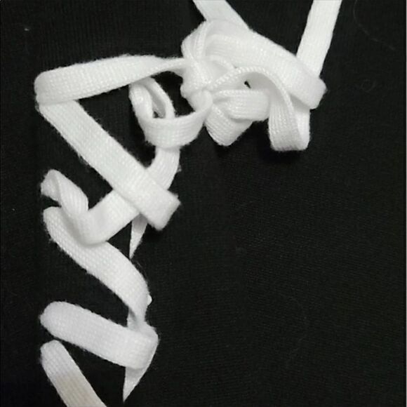 Premise Studio Bell-sleeve Sweater in Black - Lyst - Picture 7 of 10